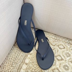TKEES Sandals Navy sz 8